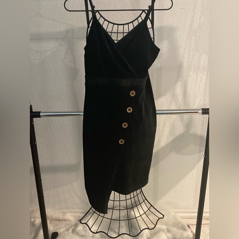 Almost Famous button dress